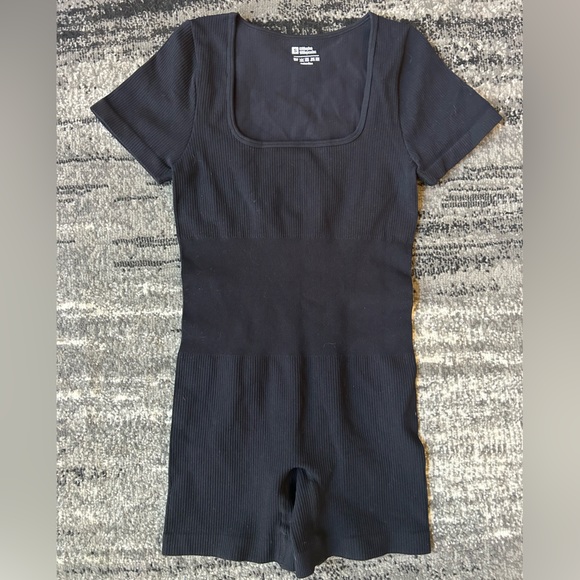 AMAZON Thick Ribbed Body Sculpting One Piece Square Neck Shortsie - Picture 4 of 9